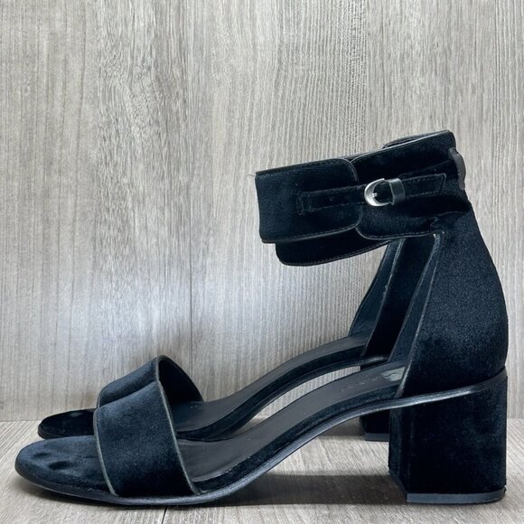 Bernardo Blythe Sandals Womens 10M Ankle Strap Chunky Heel Velvety suede Black - Picture 2 of 13